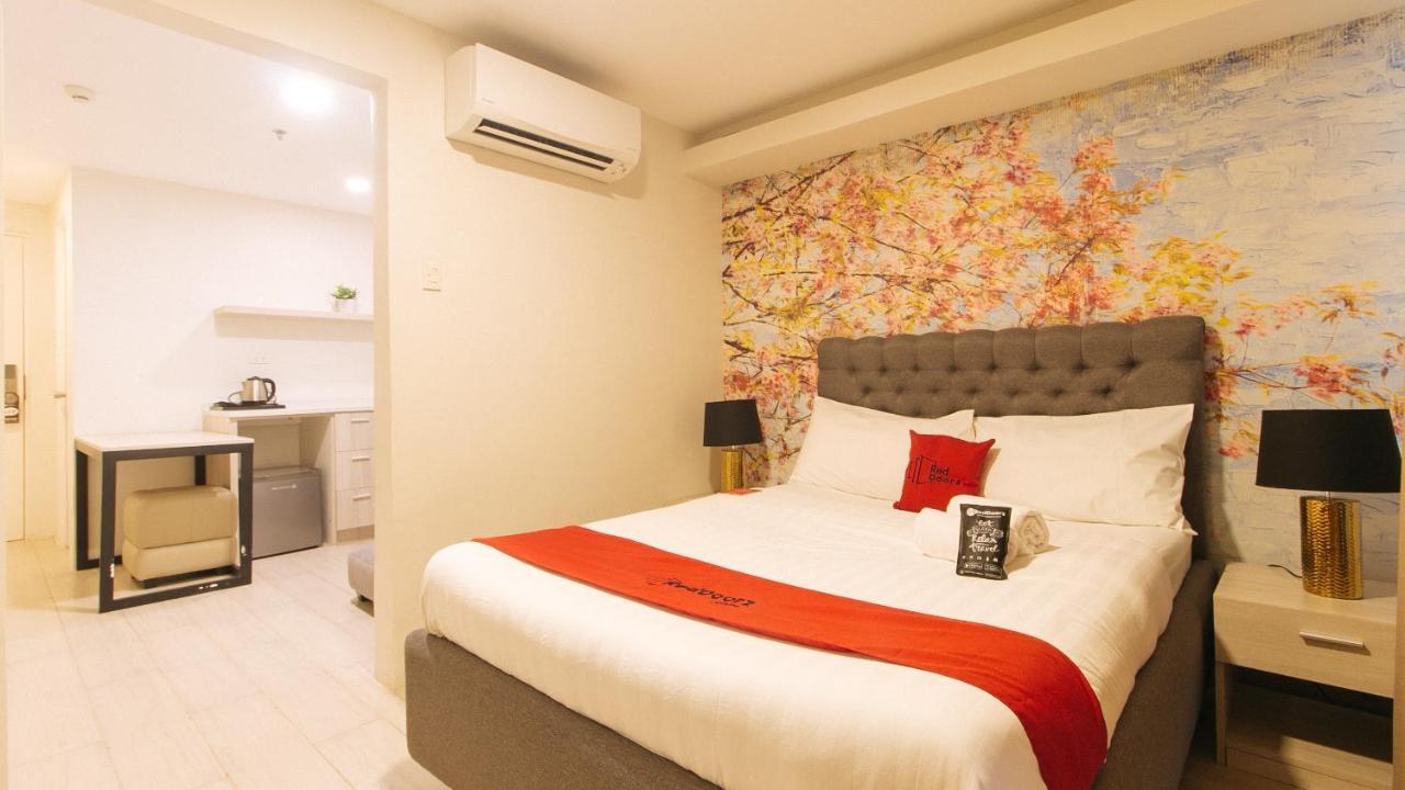 Reddoorz Plus At La Belle Residences Makati City Exterior photo