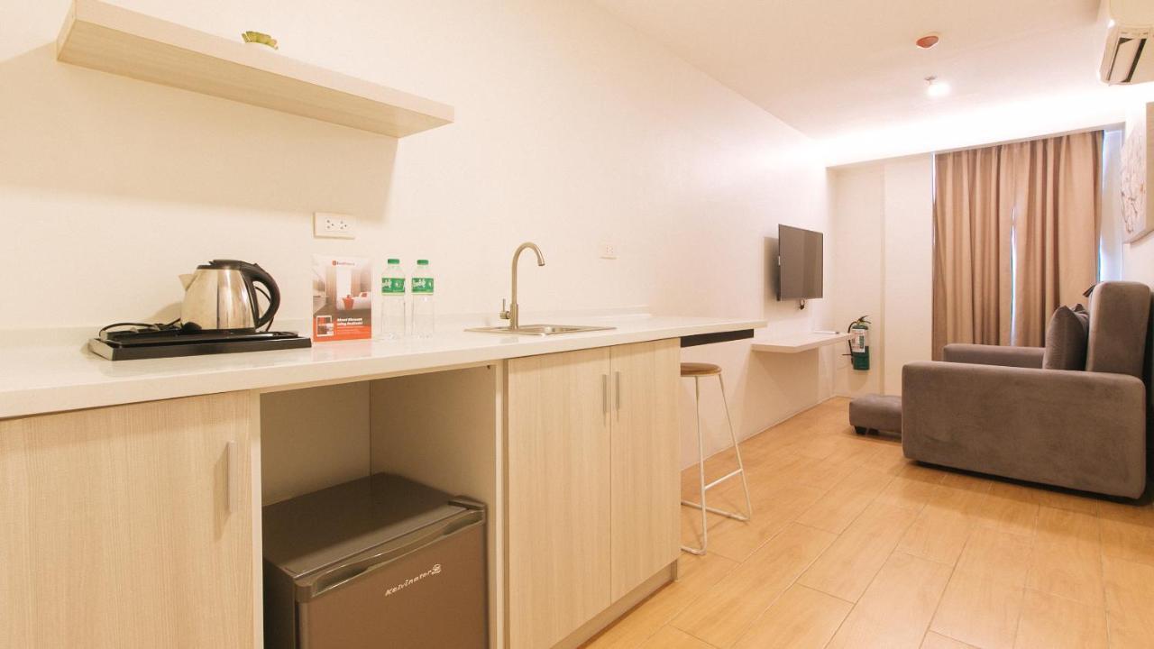 Reddoorz Plus At La Belle Residences Makati City Exterior photo