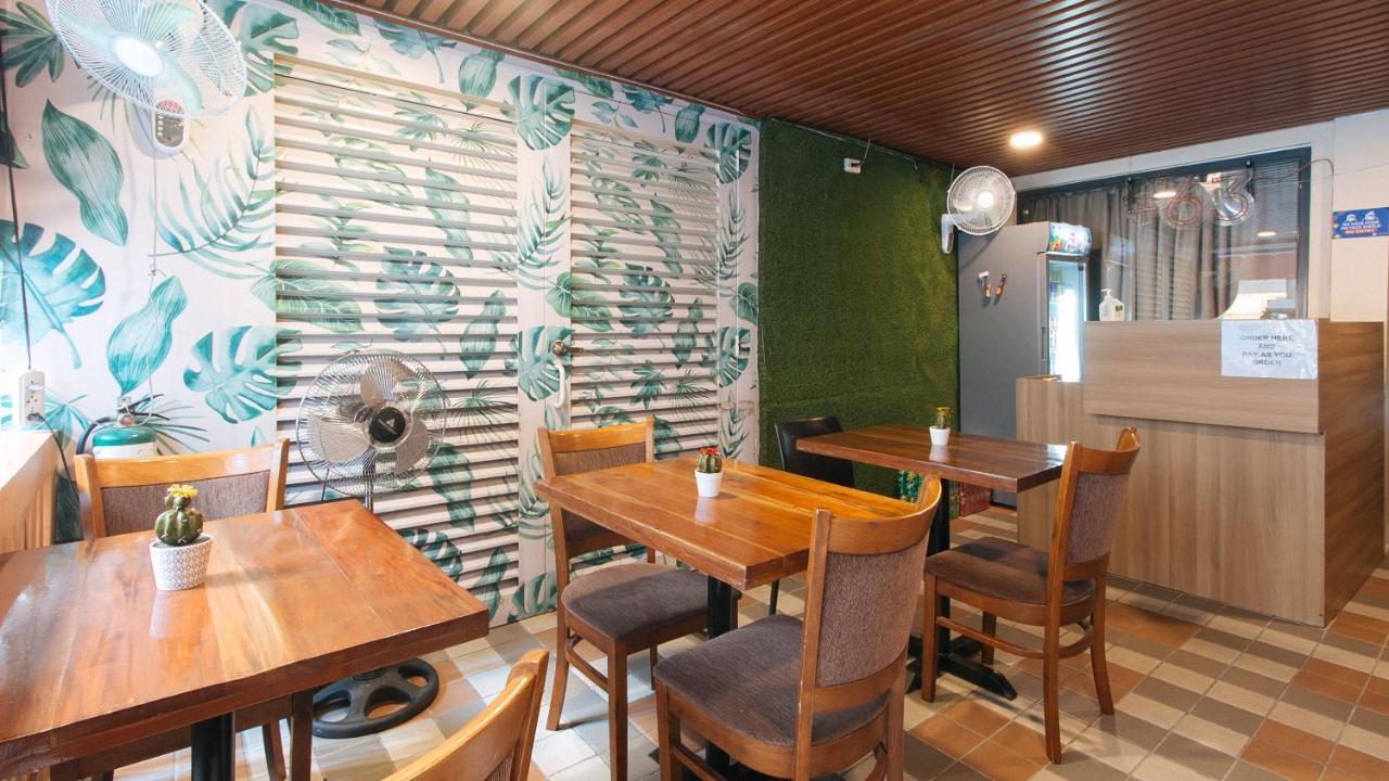 Reddoorz Plus At La Belle Residences Makati City Exterior photo