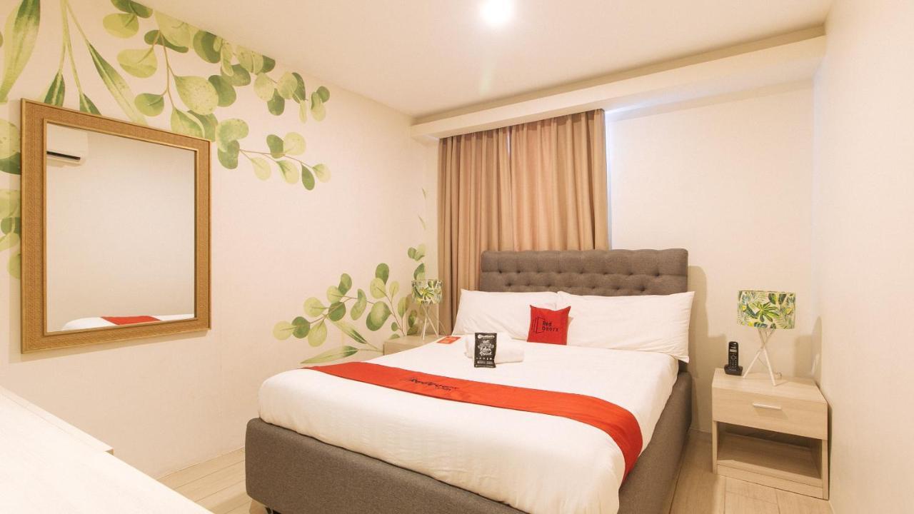 Reddoorz Plus At La Belle Residences Makati City Exterior photo